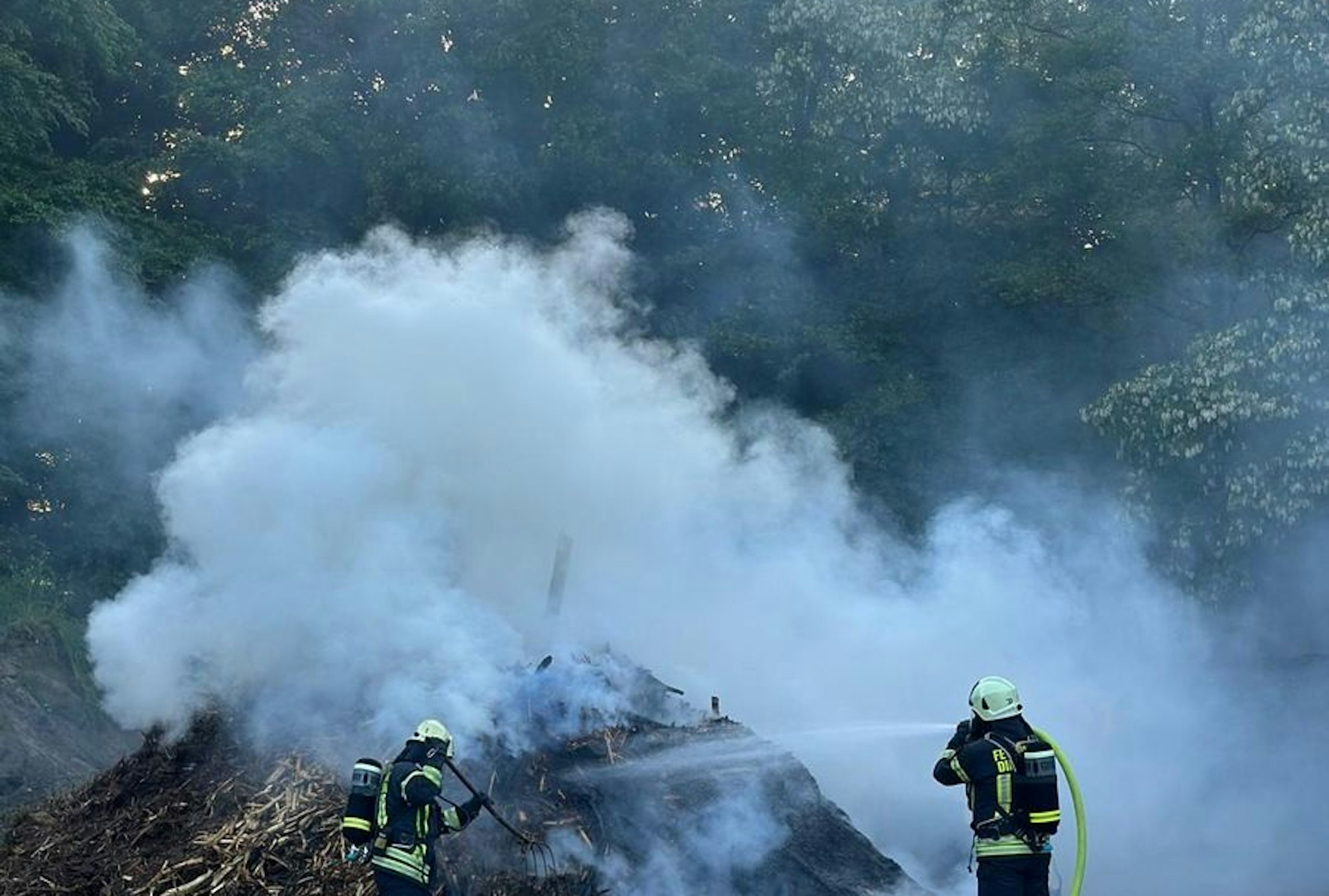 Die Feuerwehr Dinslaken hatte am Montag zahlreiche Einsätze zu bewältigen, darunter einen Kompostbrand in Oberlohberg.