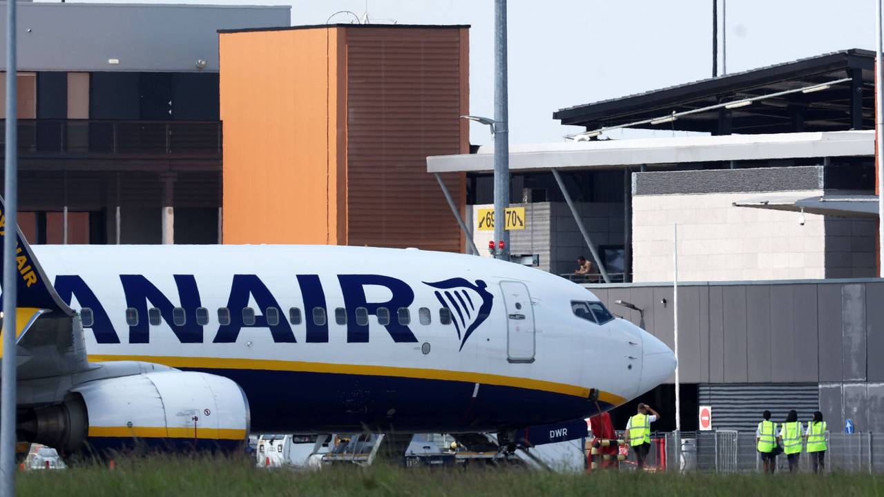 Wegen einer Drohung gegen eine Ryanair-Maschine wurde der Flugbetrieb am Flughafen Charleroi eingestellt.