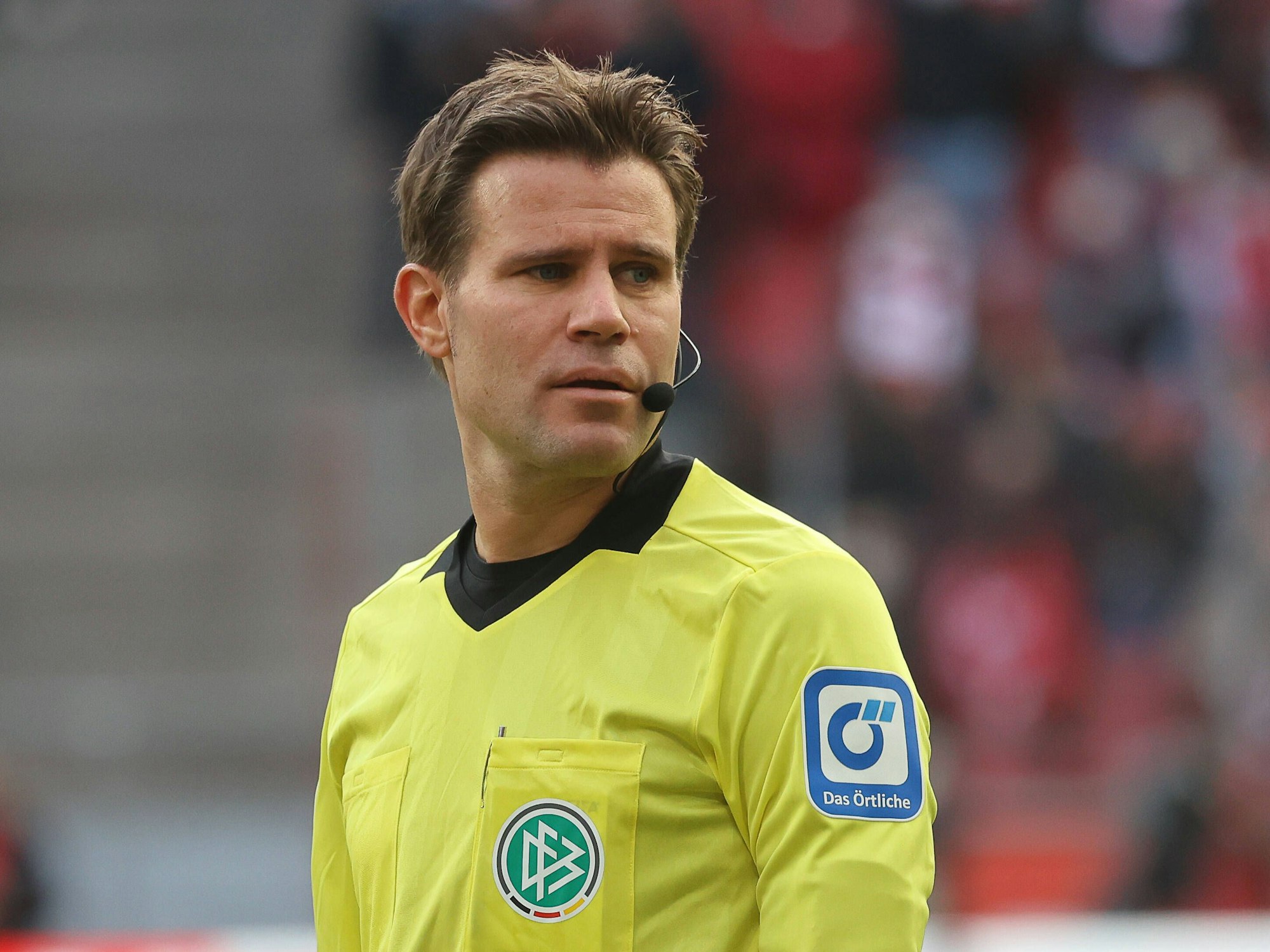 Dr. Felix Brych im Spiel zwischen dem 1. FC Köln und dem SC Freiburg.