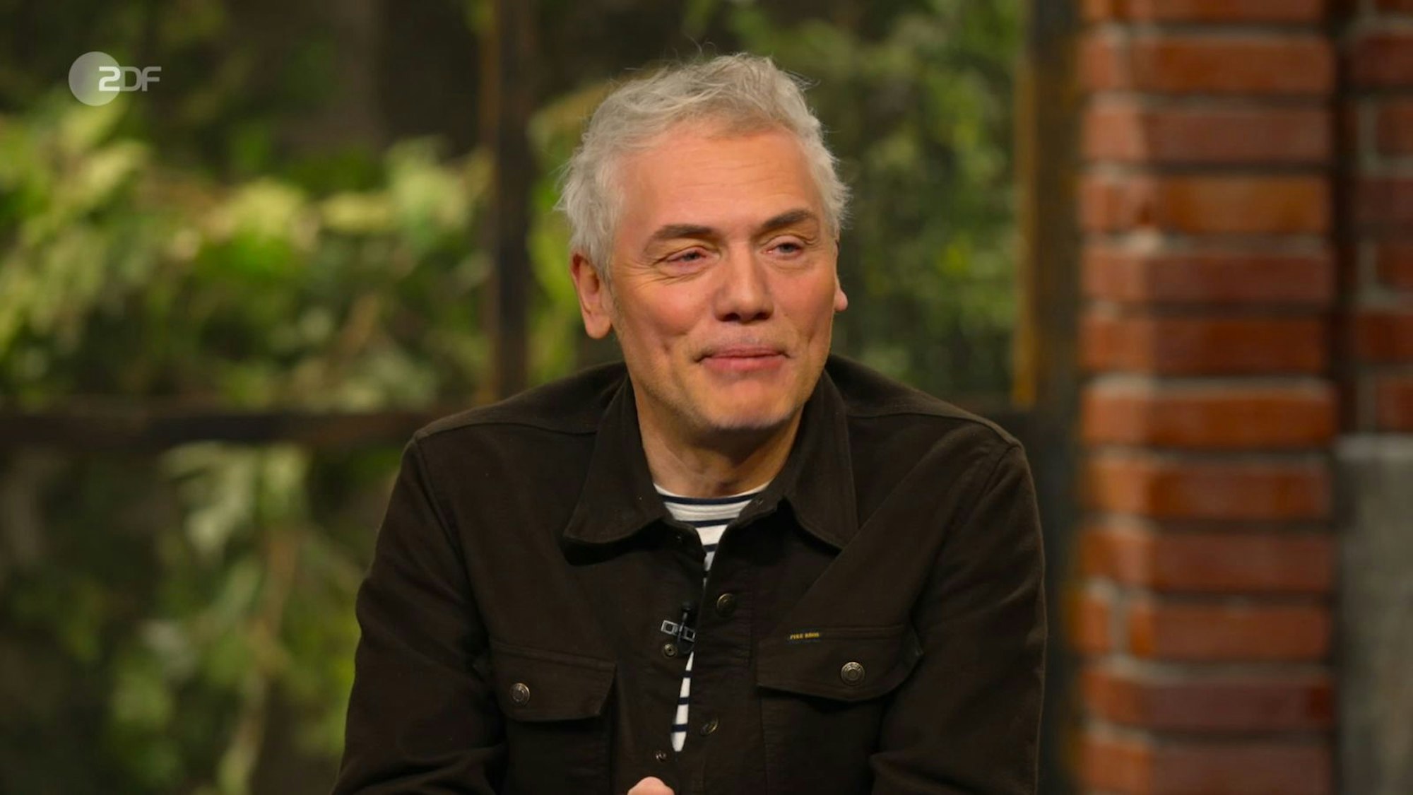 „Ich habe das schon mal gesehen, aber ich komme nicht auf den Namen“, sinnierte Benjamin Leo Leo. Vechtel kommentierte trocken: „Das liegt an deinem Gehirn.“ Der Gegner nahm es mit Humor und schwieg. (Bild: ZDF)