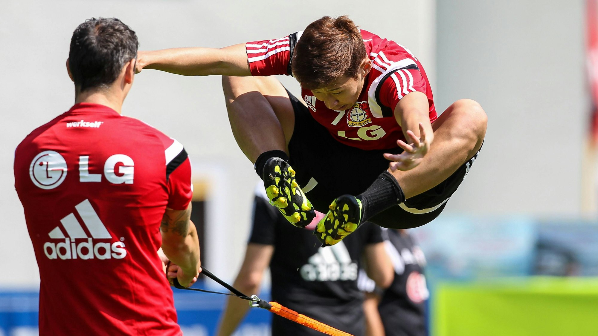 Heung-min Son, hier bei einer seiner letzten Trainingseinheiten bei Bayer Leverkusen.