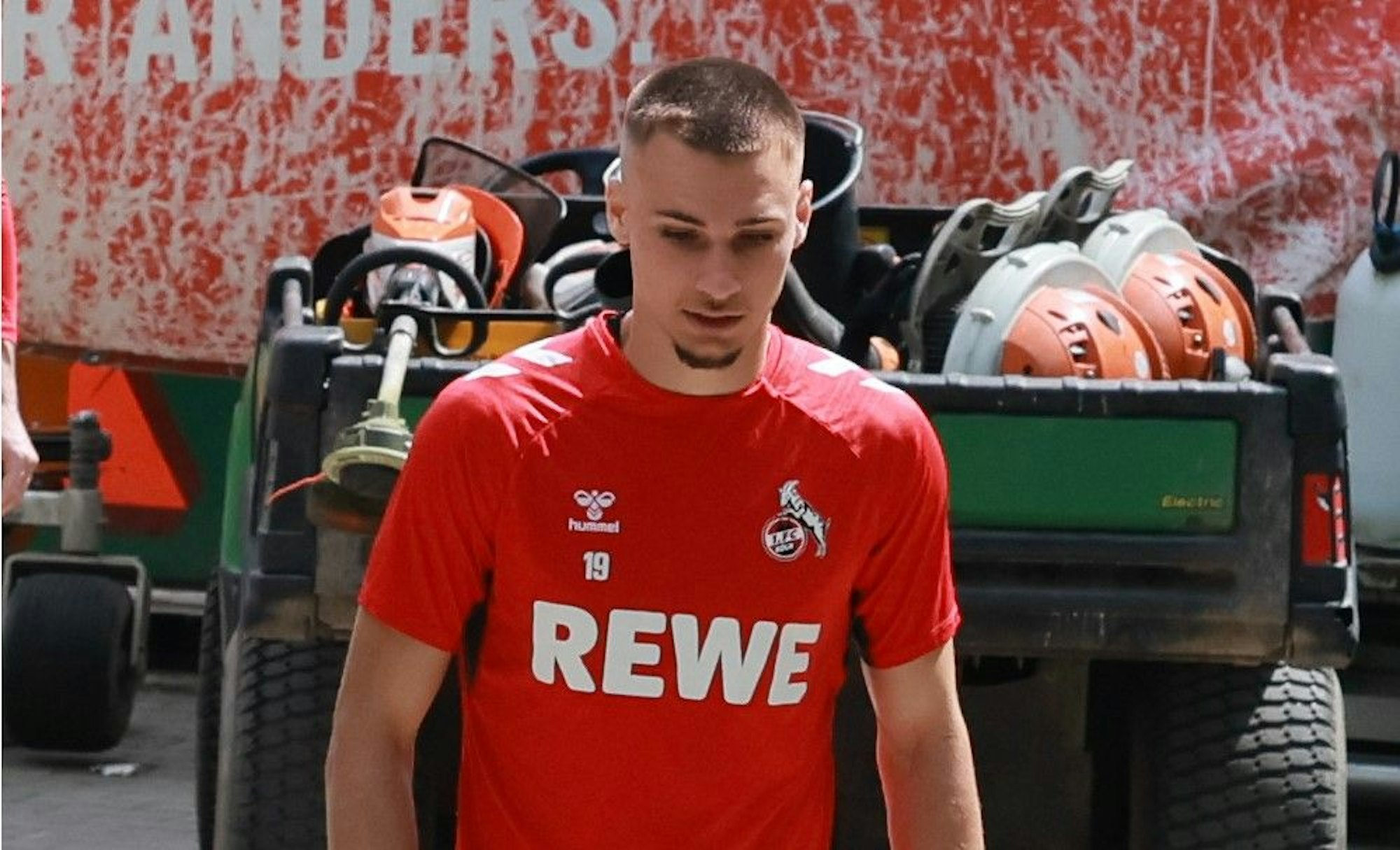 Tim Lemperle am 8. Mai 2025 beim Training des 1. FC Köln.