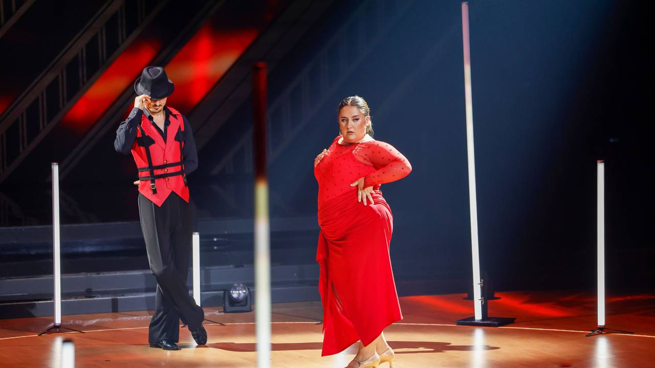 selfiesandra, ist die letzte weibliche Promikandidatin, hier beim Tango mit Zsolt Sándor Cseke.