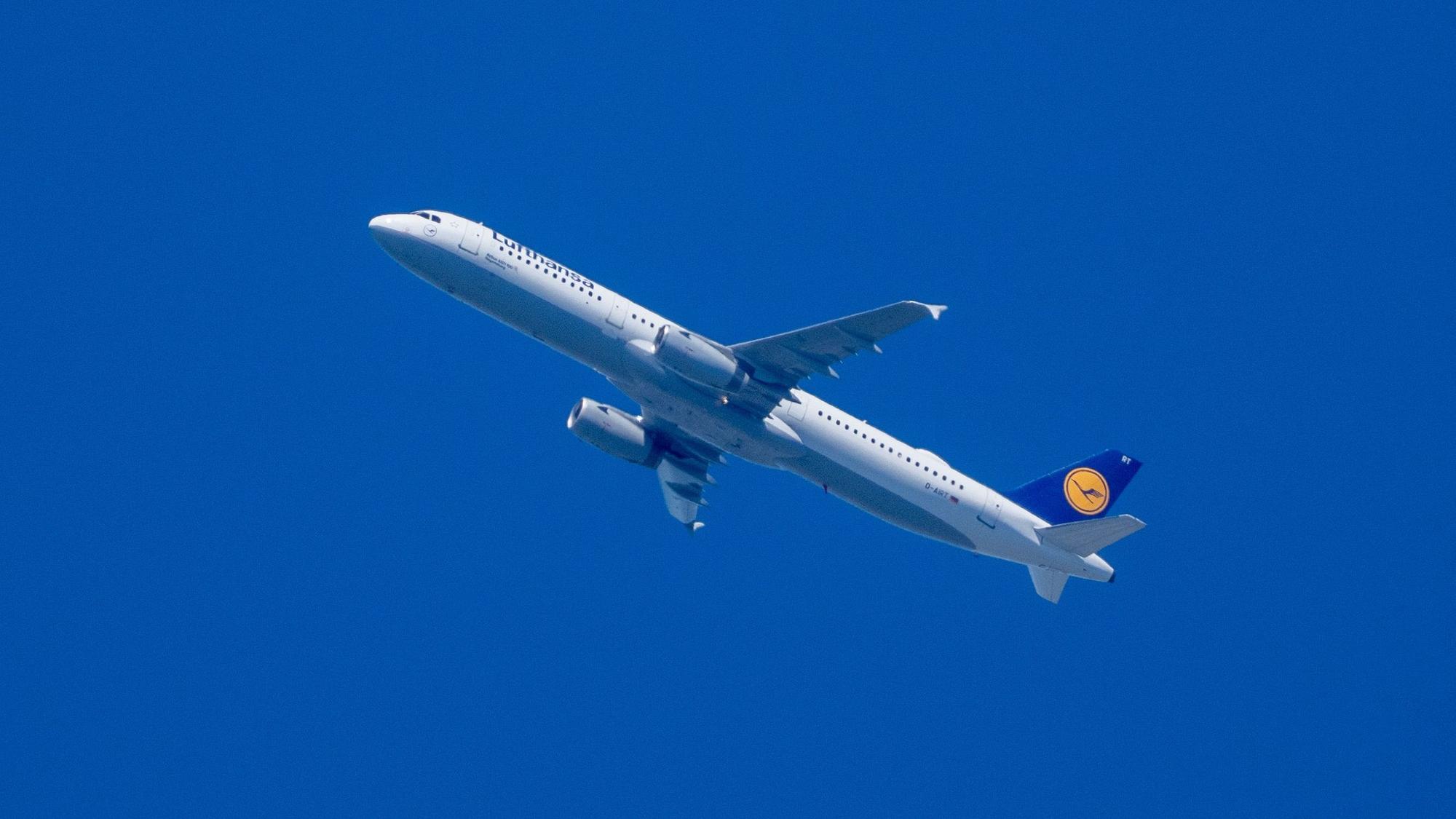 Ein Airbus A 321 der Lufthansa: Auf einem Flug von Frankfurt nach Sevilla kam es am 17. Februar zu einem Zwischenfall (Symbolbild).++