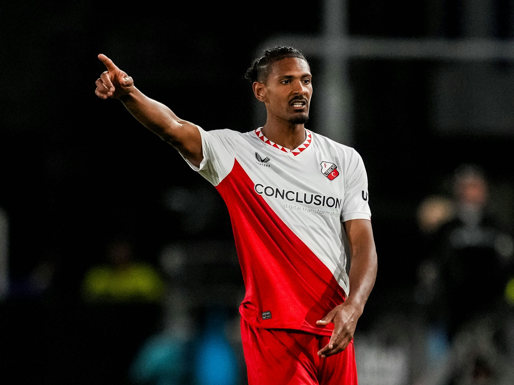Sebastien Haller gestikuliert bei einem Spiel von Utrecht.