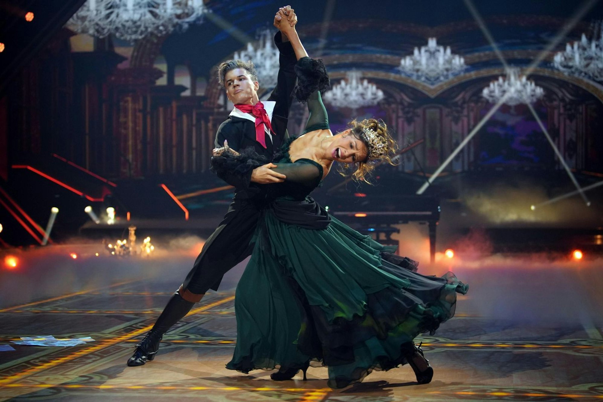 „Viel Energie aber zu wenig paso im Paso Doble“, urteilte Joachim Llambi nach der Darbietung von Taliso Engel und Patricija Ionel. 24 Punkte. (Bild: RTL / Stefan Gregorowius)