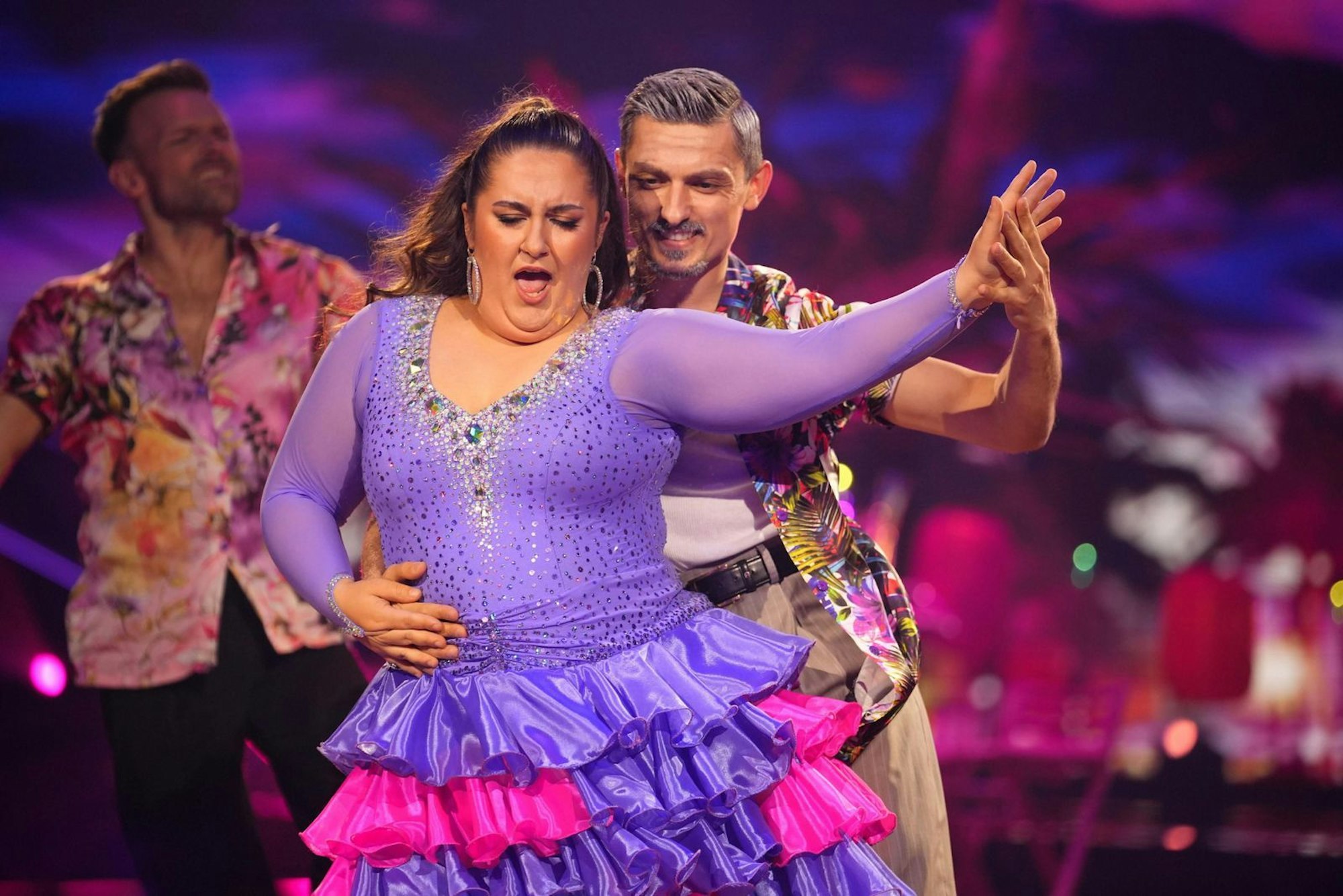 Auch Sandra und Zsolt verbesserten sich in Runde zwei. Für ihren Salsa gab es 25 Punkte. (Bild: RTL / Stefan Gregorowius)