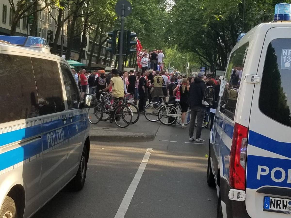 Polizeivideos auf den Ringen.