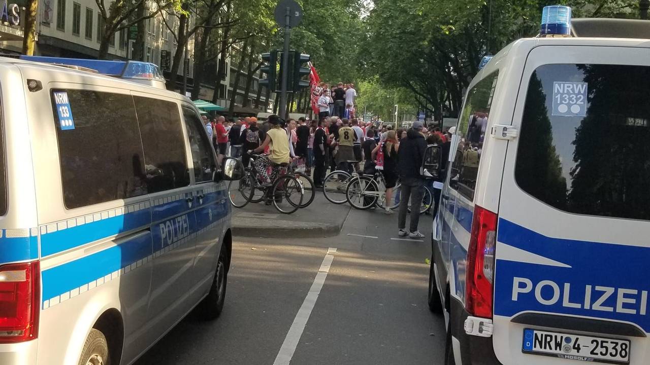 Polizeivideos auf den Ringen.