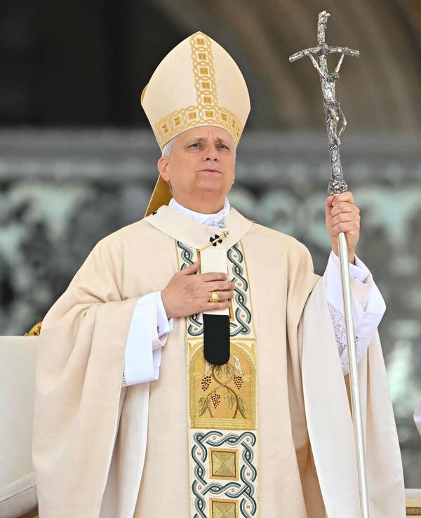 Papst Leo XIV. spricht ein Gebet nach der Heiligen Messe auf dem Petersplatz im Vatikan.