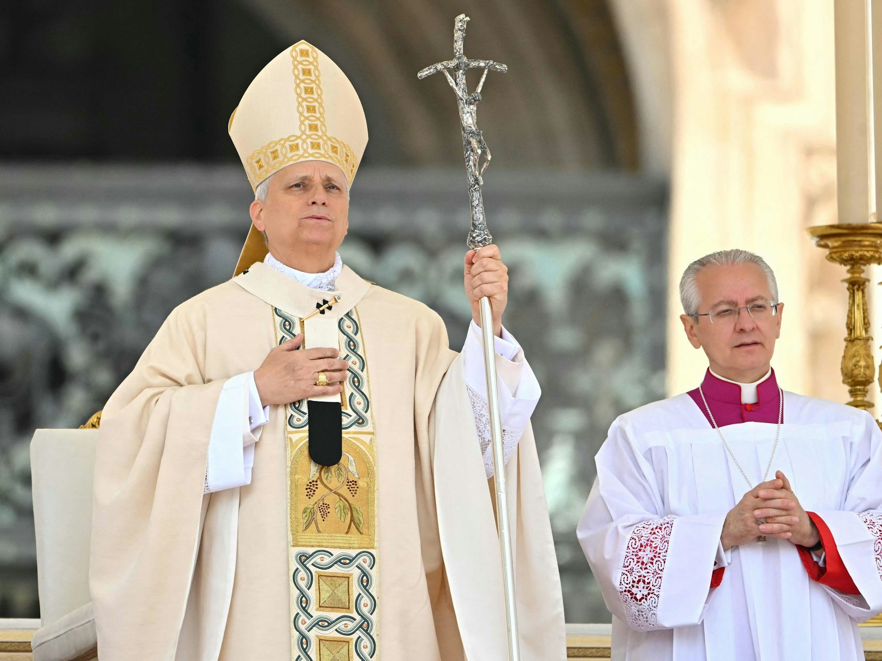 Papst Leo XIV. spricht ein Gebet nach der Heiligen Messe auf dem Petersplatz im Vatikan.