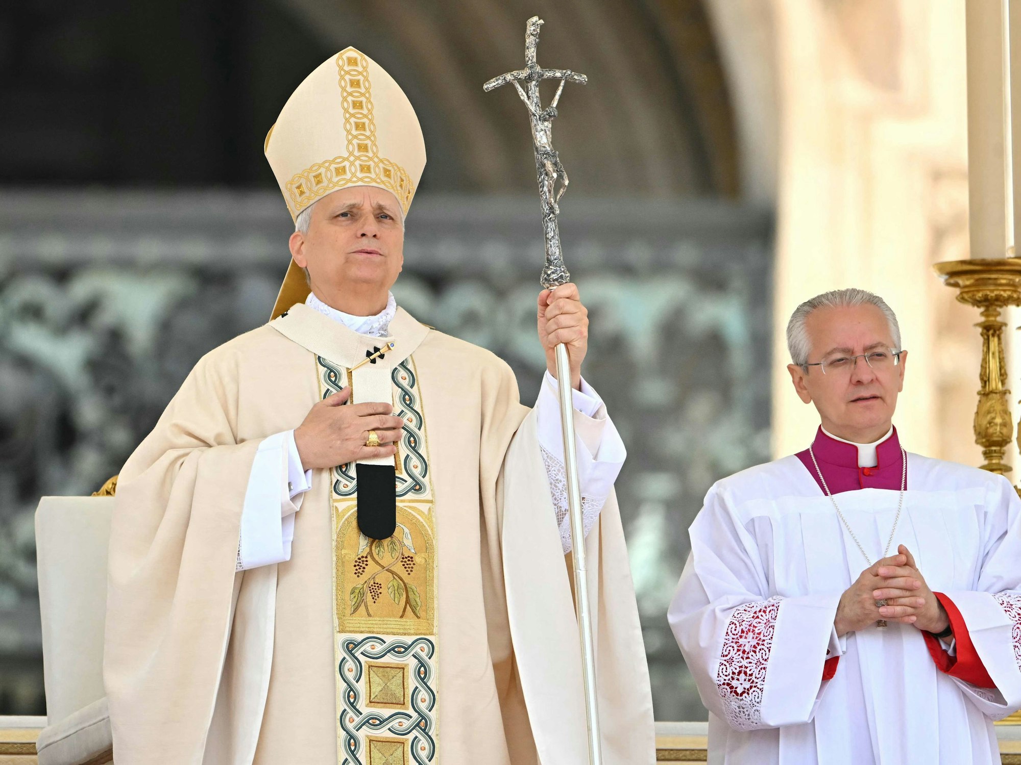 Papst Leo XIV. spricht ein Gebet nach der Heiligen Messe auf dem Petersplatz im Vatikan.