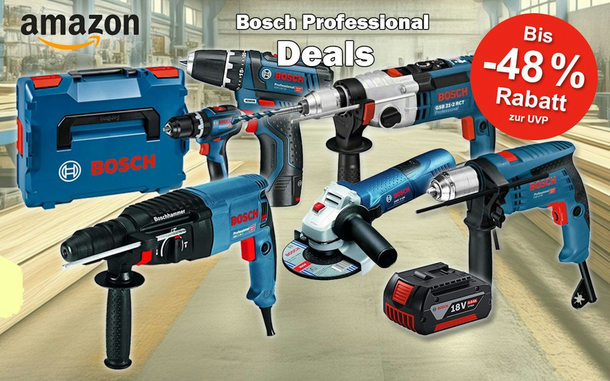 Bosch Professional Werkzeuge wie Akkubohrschrauber, Schlagbohrmaschine, Winkelschleifer oder Werkzeugkoffer vor einer Werkhalle im Hintergrund im Hintergrund.