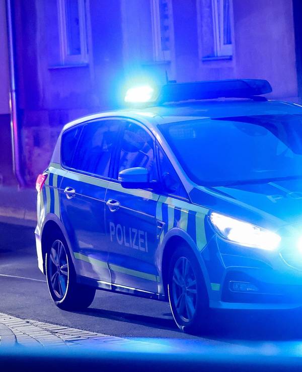 Die Polizei sucht nach einem Raubüberfall nach den Tätern (Symbolfoto).