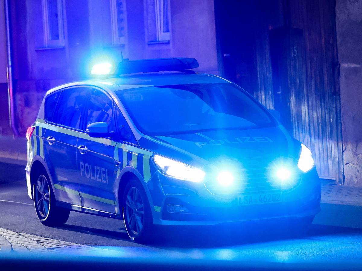 Die Polizei sucht nach einem Raubüberfall nach den Tätern (Symbolfoto).