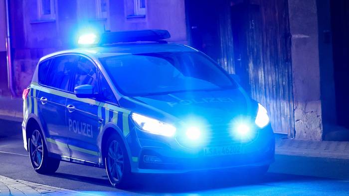 Die Polizei sucht nach einem Raubüberfall nach den Tätern (Symbolfoto).