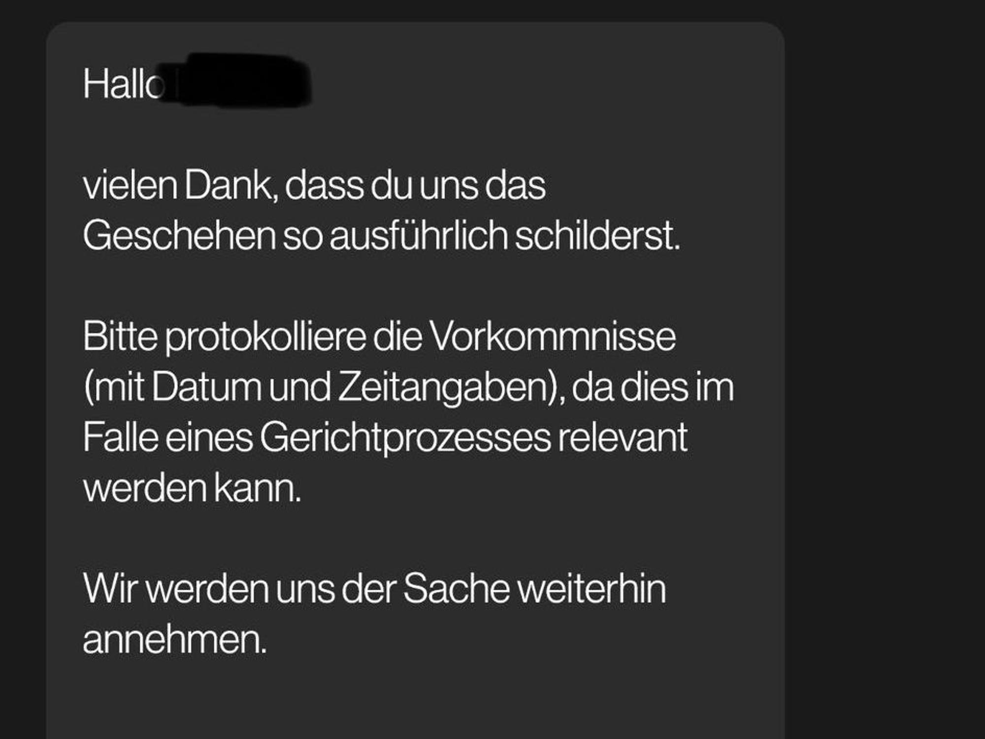 Ein weißer Text auf schwarzem Hintergrund.