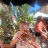 Im „Kölschen Eck“ auf Gran Canaria gab's mit Abpfiff ein Gläschen zum Anstoßen...