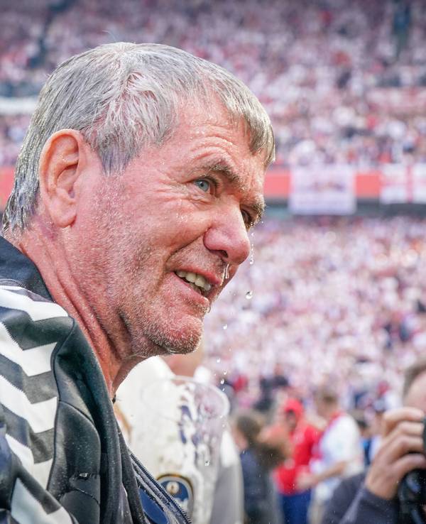 Friedhelm Funkel nach dem Aufstieg mit dem 1. FC Köln am Sonntag (18. Mai 2025)