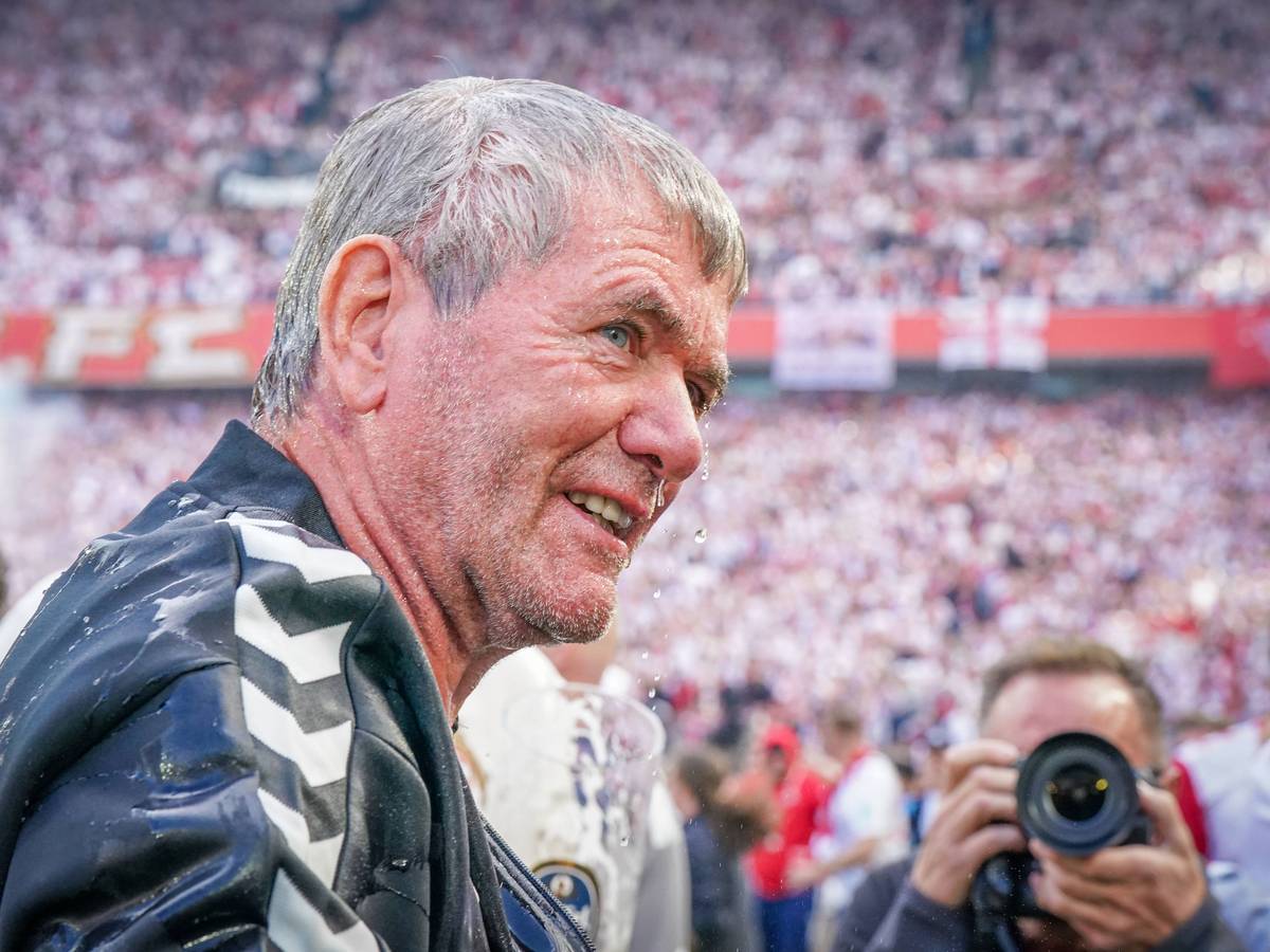 Friedhelm Funkel nach dem Aufstieg mit dem 1. FC Köln am Sonntag (18. Mai 2025)