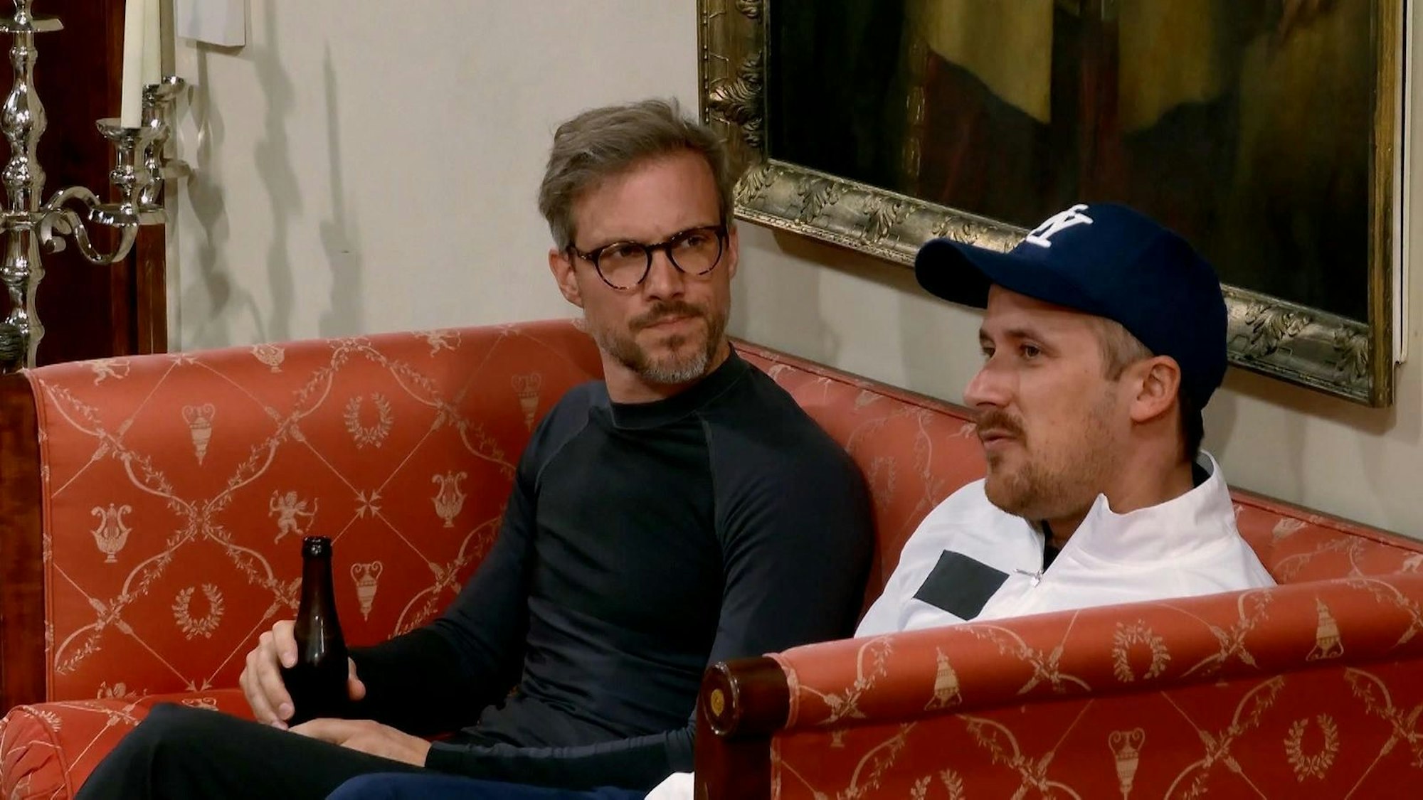 Joe Laschet (rechts) und Thaddäus Meilinger sind beide Loyale - glauben aber vom jeweils anderen zweifelsfrei, dass es sich um einen Verräter handelt. (Bild: RTL)