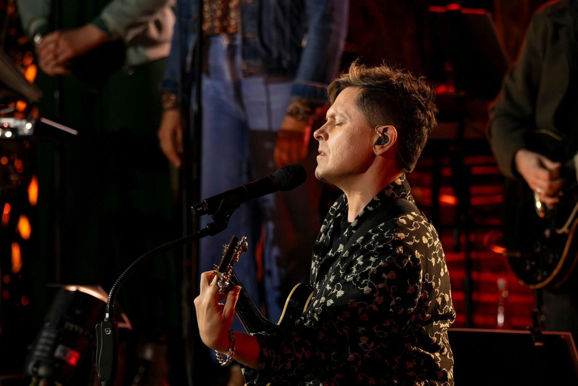 Emotional wurde es auch, als Michael Patrick Kelly „Leuchtturm“ sang - ein Lied, das FiNCH für seine Tochter schrieb. (Bild: RTL / Markus Hertrich)