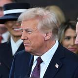 Präsident Joe Biden (r) und der damals designierte Präsident Donald Trump stehen zusammen vor dem Beginn der Amtseinführung des Präsidenten im Januar 2025 in der Rotunde des US-Kapitols in Washington.