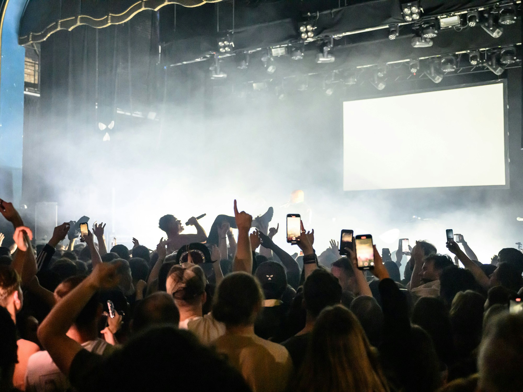 Kneecap bei einem Konzert im O2 Kentish Town Forum in London.