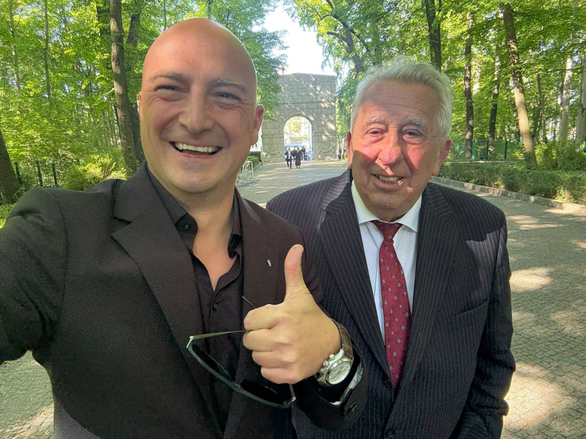 Mario Ebel auf Facebook an der Seite von Egon Krenz