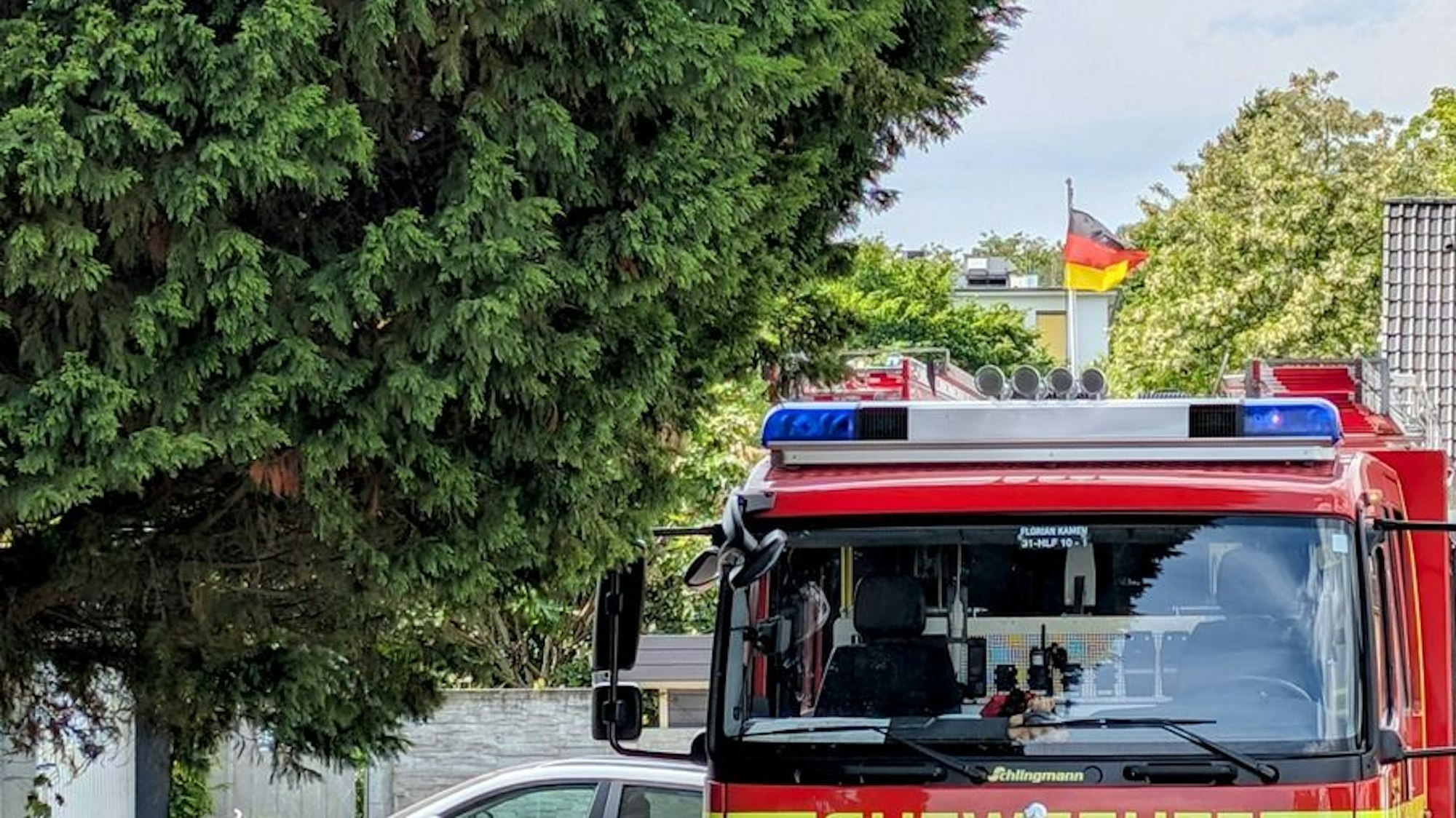 Feuerwehreinsatz bei einem Kellerbrand in Heeren-Werve. Die Einsatzkräfte konnten den Brand im Keller erfolgreich löschen.