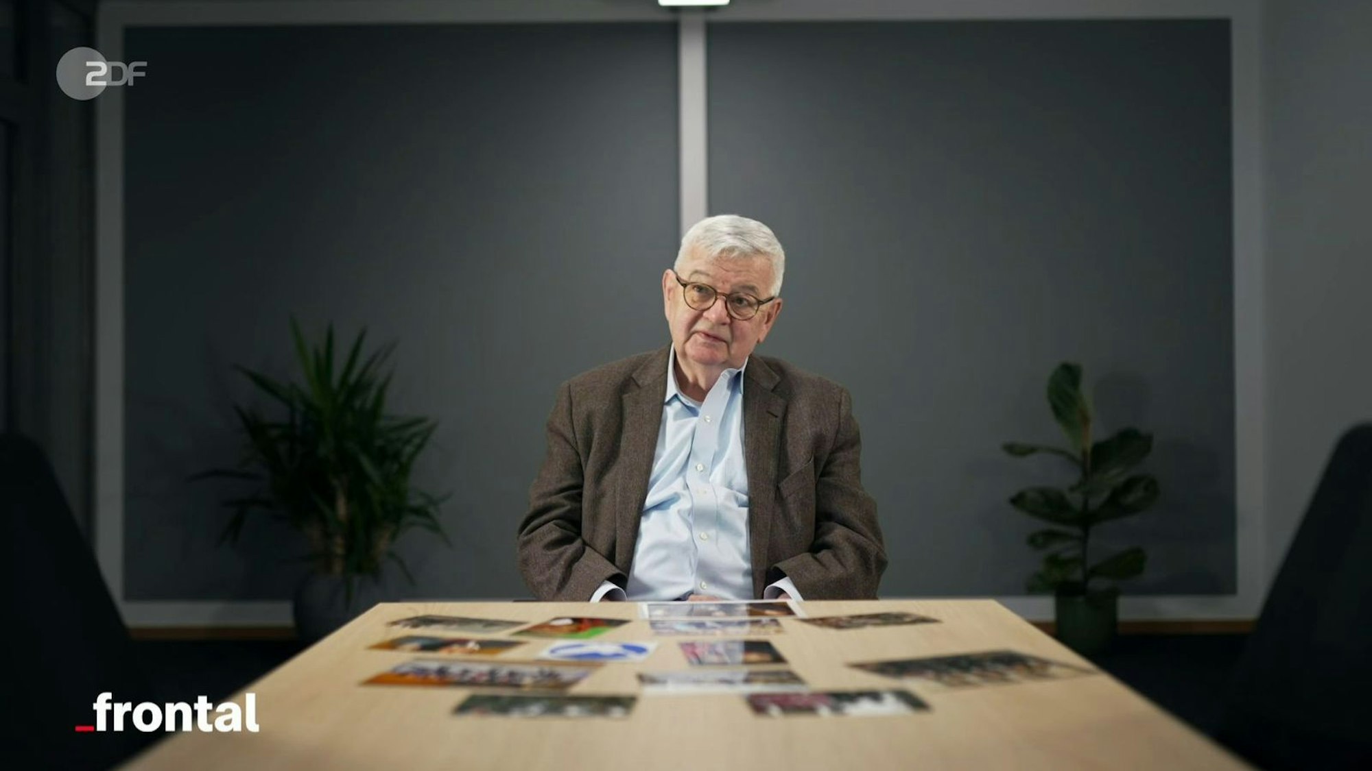 Joschka Fischer mahnt, man dürfe der Bevölkerung „nicht mit technokratischen Gesetzesentwürfen existenzielle Ängste einjagen“. (Bild: ZDF)