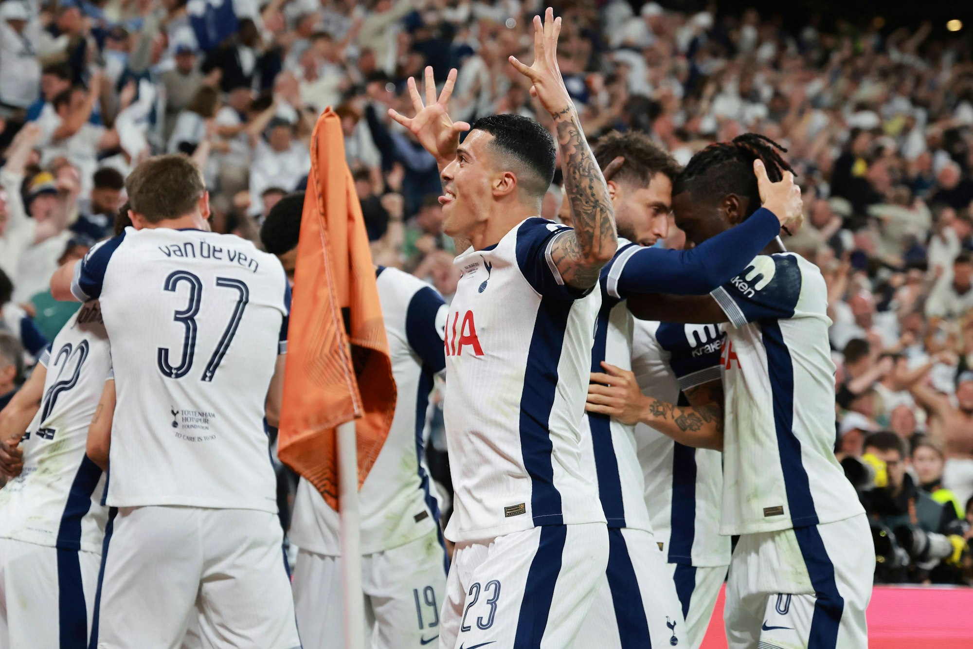 Die Spieler von Tottenham bejubelten am Mittwochabend (21. Mai 2025) den 1:0-Siegtreffer im Finale der Europa League gegen Manchester United.