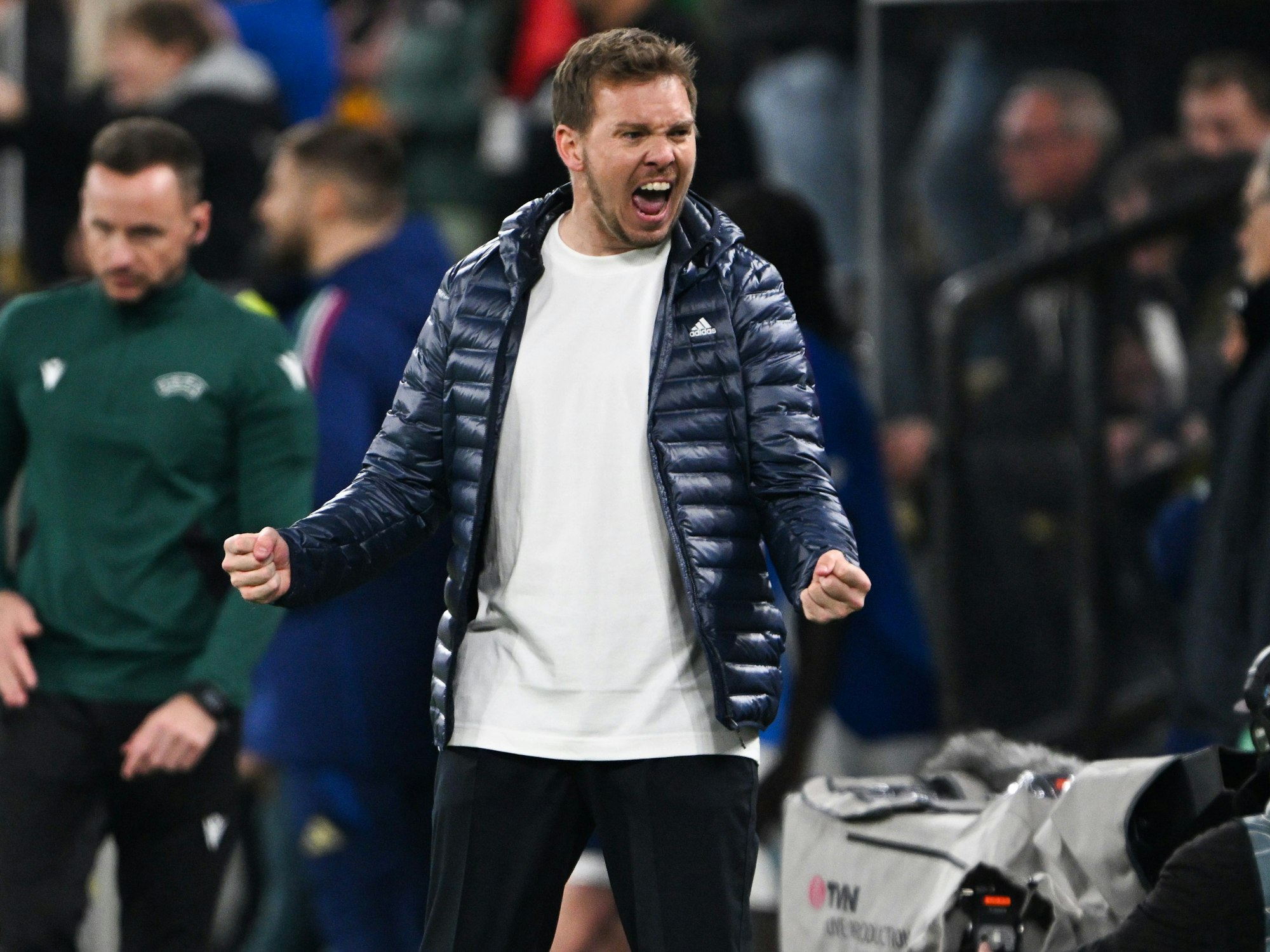 Julian Nagelsmann jubelt an der Seitenlinie.