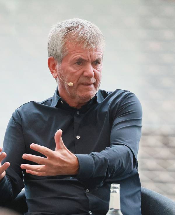 Friedhelm Funkel bei „E Levve lang – der Talk zum FC“ von EXPRESS und Kölner Stadt-Anzeiger.