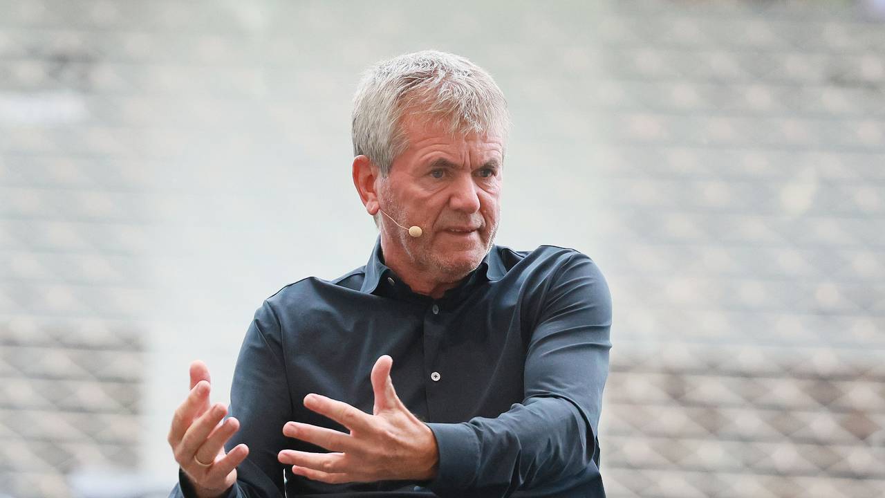 Friedhelm Funkel bei „E Levve lang – der Talk zum FC“ von EXPRESS und Kölner Stadt-Anzeiger.
