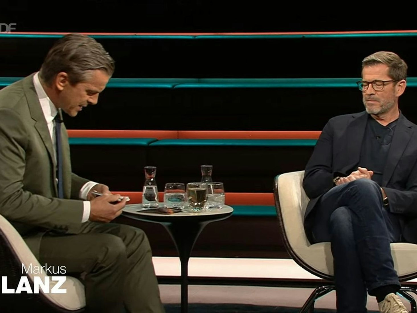 Markus Lanz diskutierte mit Karl-Theodor zu Guttenberg über die USA unter Donald Trump. (Bild: ZDF)
