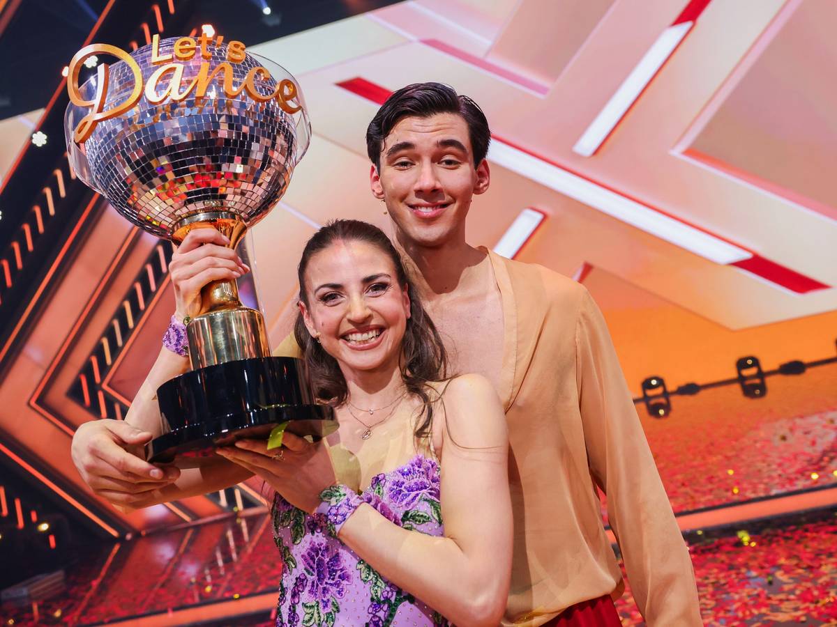 „Let's Dance“-Star Ekaterina Leonova ist in Russland geboren, besitzt jetzt aber die deutsche Staatsbürgerschaft. Das Foto zeigt sie nach ihrem Sieg mit Diego Pooth im Mai 2025.