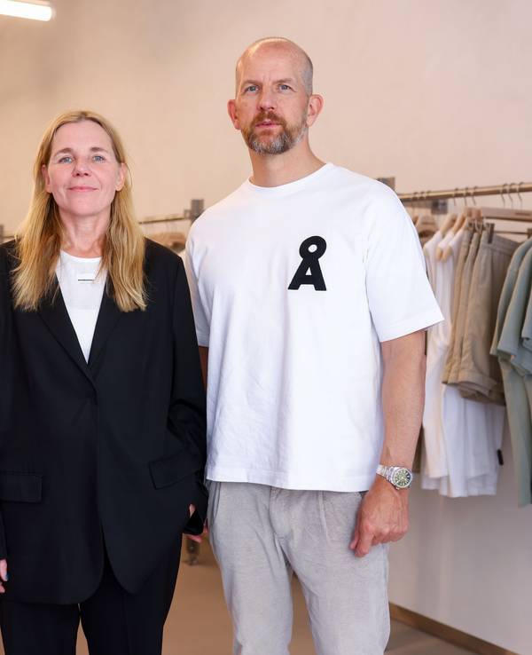 Christiane Bördner und Verkaufsdirektor André Hennigers