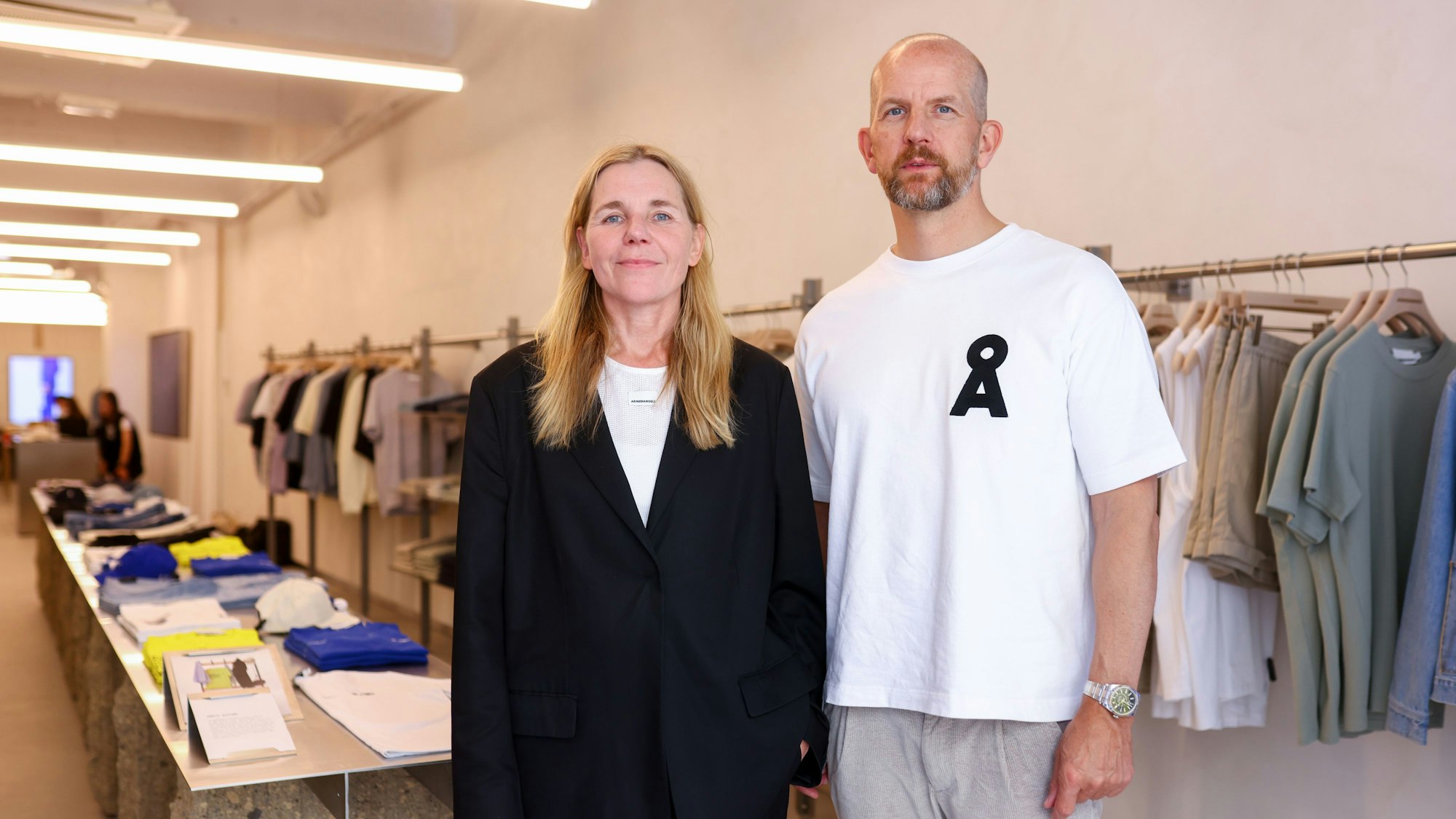 Christiane Bördner und Verkaufsdirektor André Hennigers