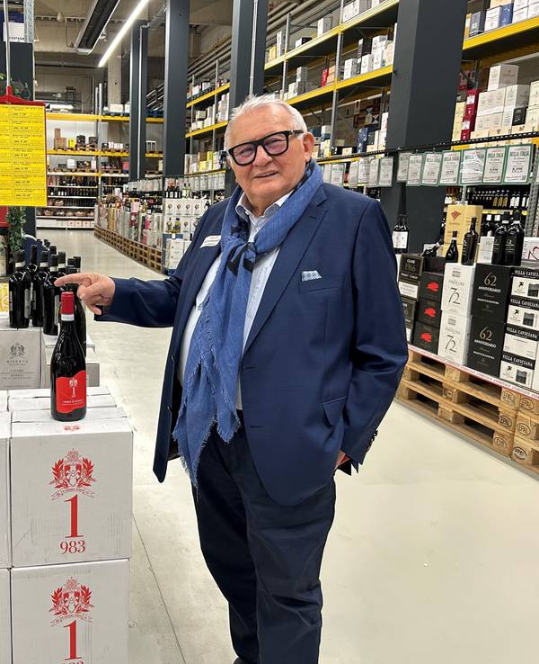Vincenzo Andronaco in seinem Kölner Markt.