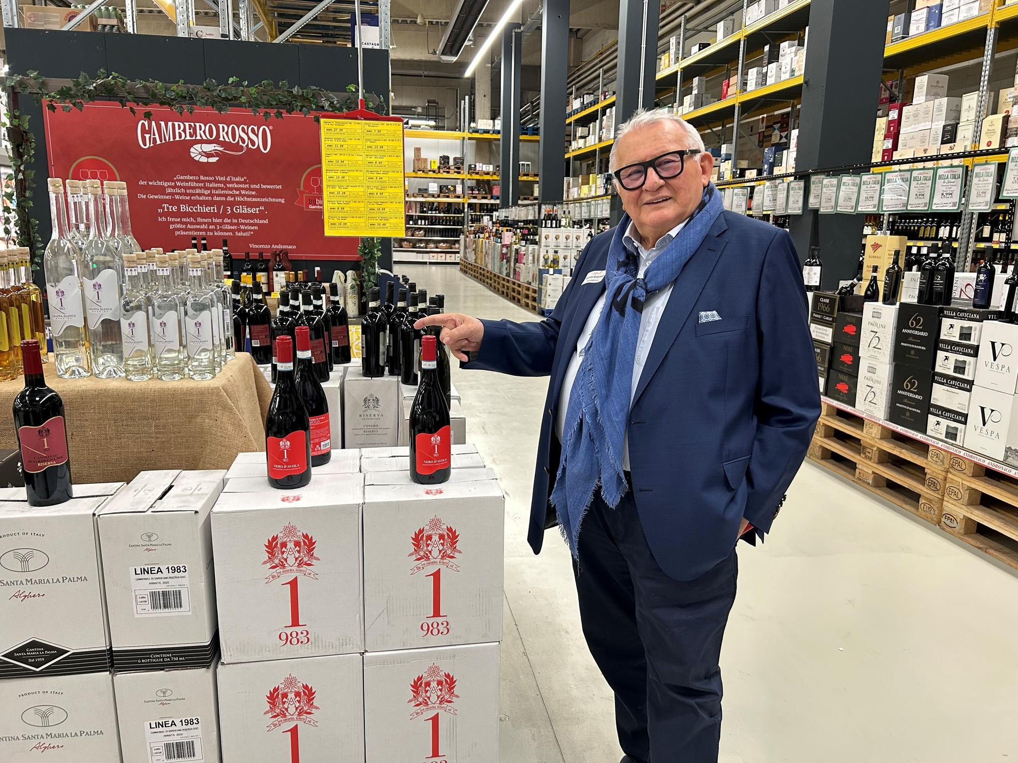 Vincenzo Andronaco in seinem Kölner Markt.