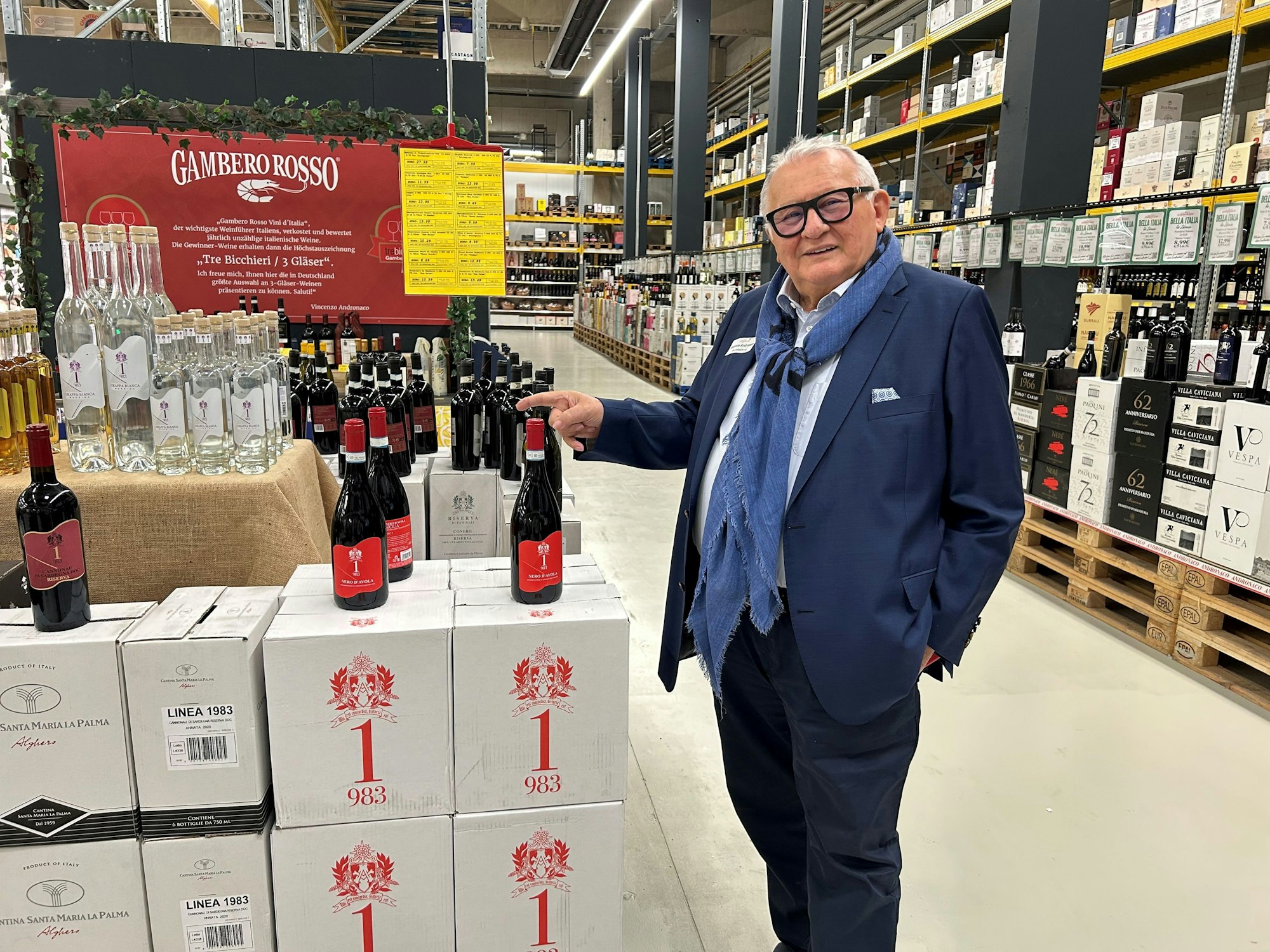 Vincenzo Andronaco in seinem Kölner Markt.