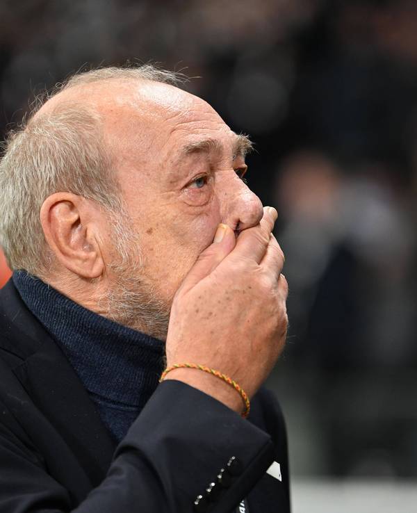 Peter Fischer bei seinem emotionalen Abschied von Eintracht Frankfurt.