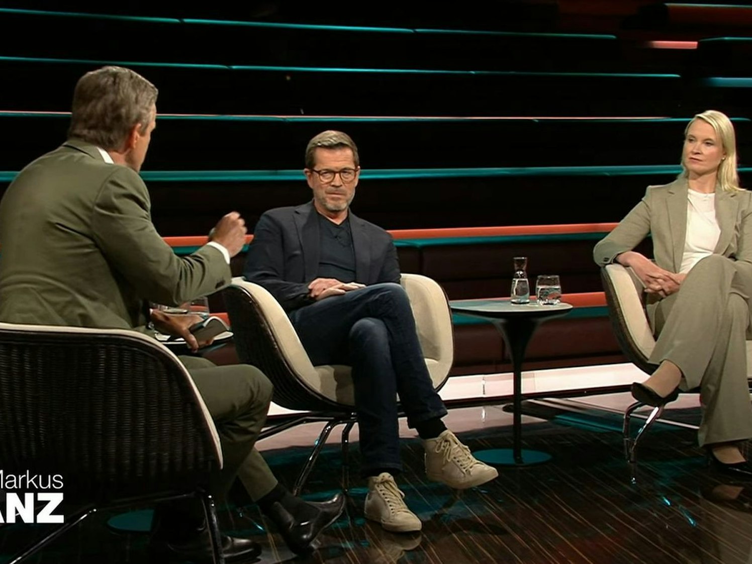 Markus Lanz hatte unter anderem Unternehmer Karl-Theodor zu Guttenberg und Journalistin Sonja Álvarez zu Gast. (Bild: ZDF)