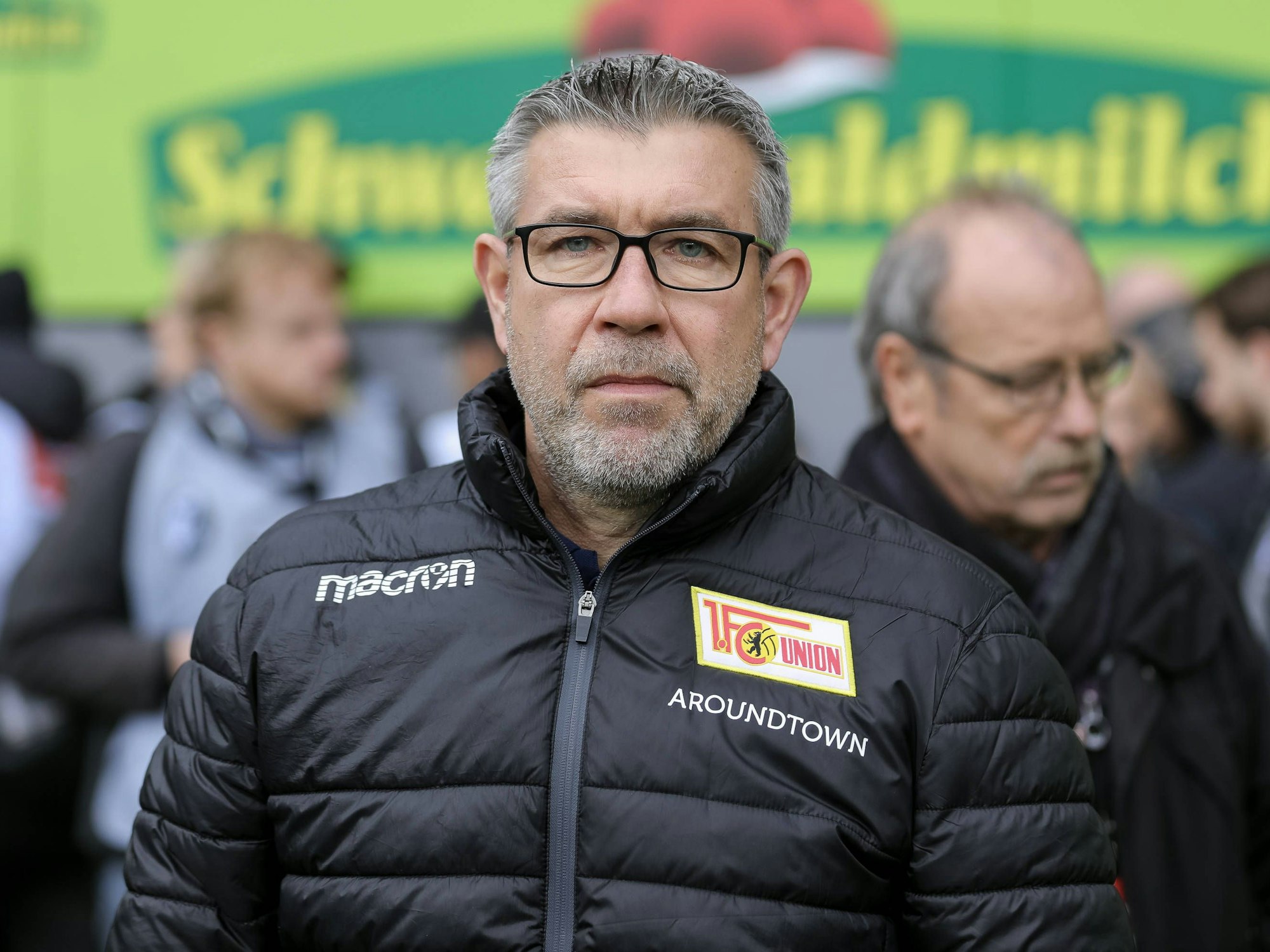 Urs Fischer blickt in die Kamera.