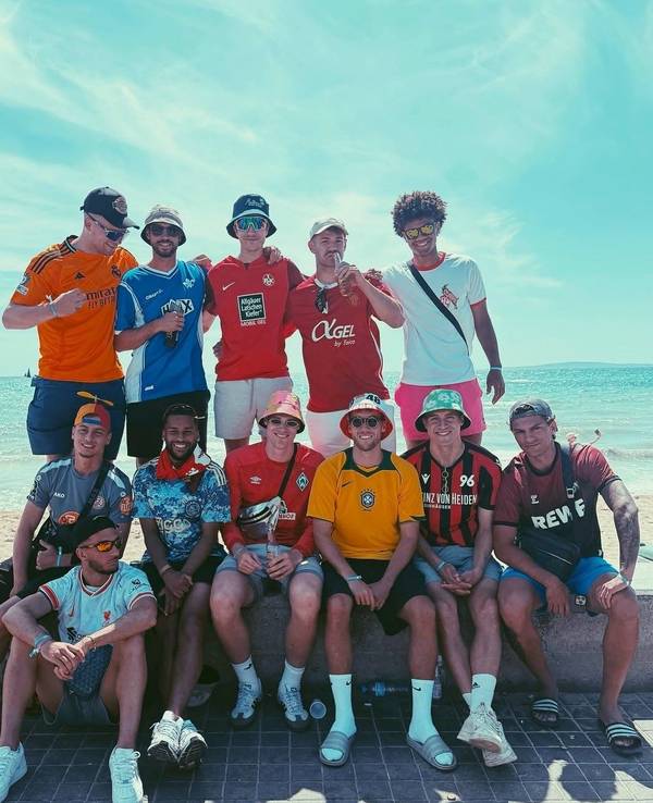 Der 1. FC Köln feiert auf Mallorca den Aufstieg