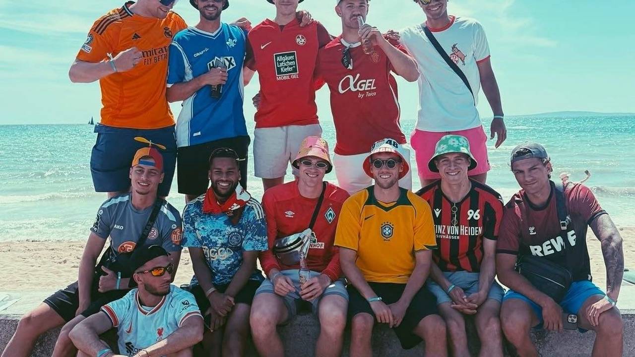 Der 1. FC Köln feiert auf Mallorca den Aufstieg
