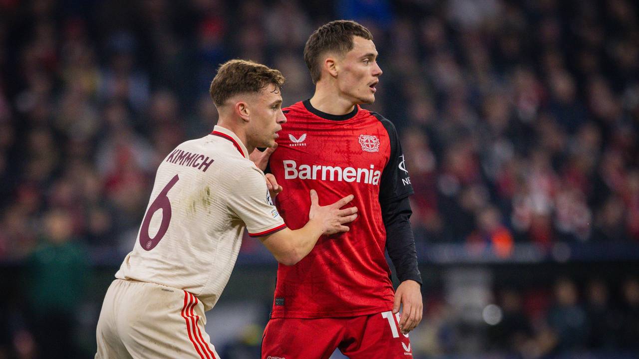 Zweikampf zwischen Florian Wirtz und Joshua Kimmich.