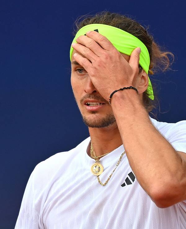 Alexander Zverev hat vor Beginn der French Open in Paris über Beleidigungen und Hass-Nachrichten gesprochen.