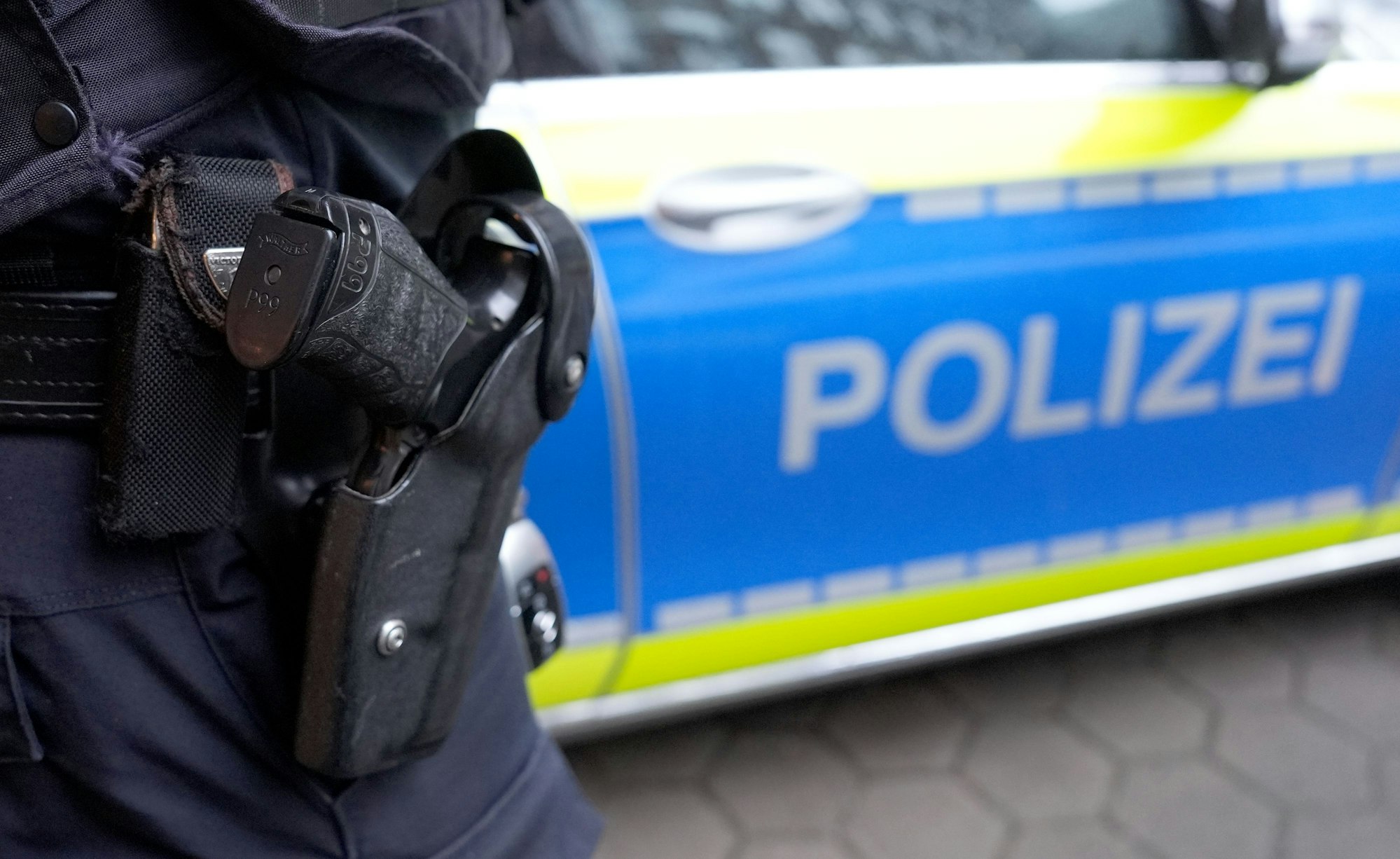 Polizeieinsatz in Düsseldorf-Unterrath, bei dem Einsatzkräfte eine Dienstwaffe einsetzen mussten.